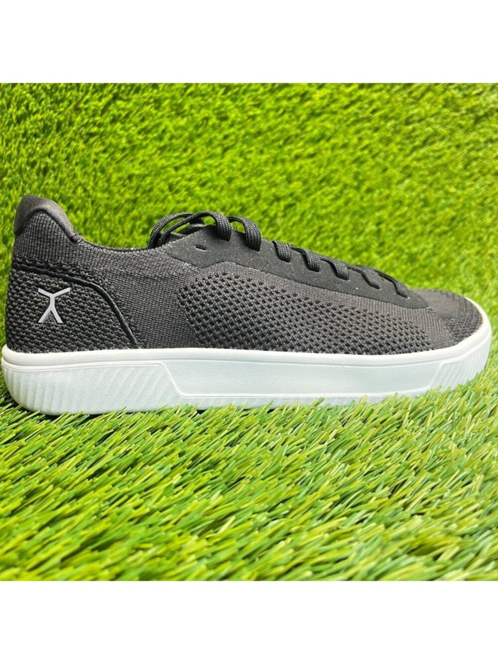 Flux Footwear Adapt Trainer Black White Womens Size 8.5 Athletic Shoes Sneakers